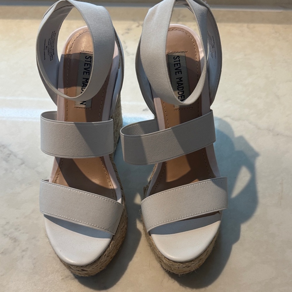 Steve Madden Women's White platform espadrille Wedge. Like new PRICE FIRM